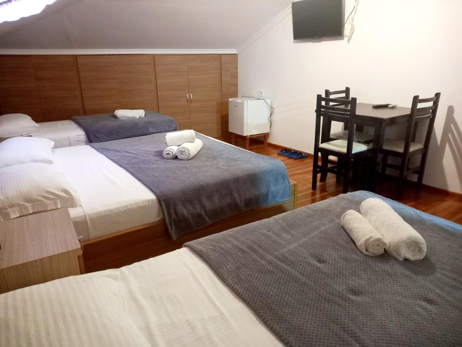 Hotel Demaj Μπεράτ Εξωτερικό φωτογραφία