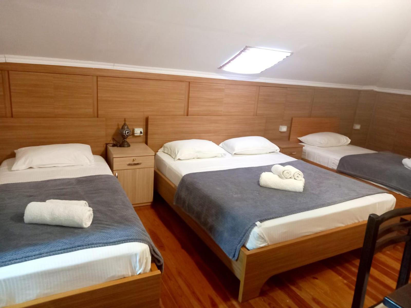 Hotel Demaj Μπεράτ Εξωτερικό φωτογραφία