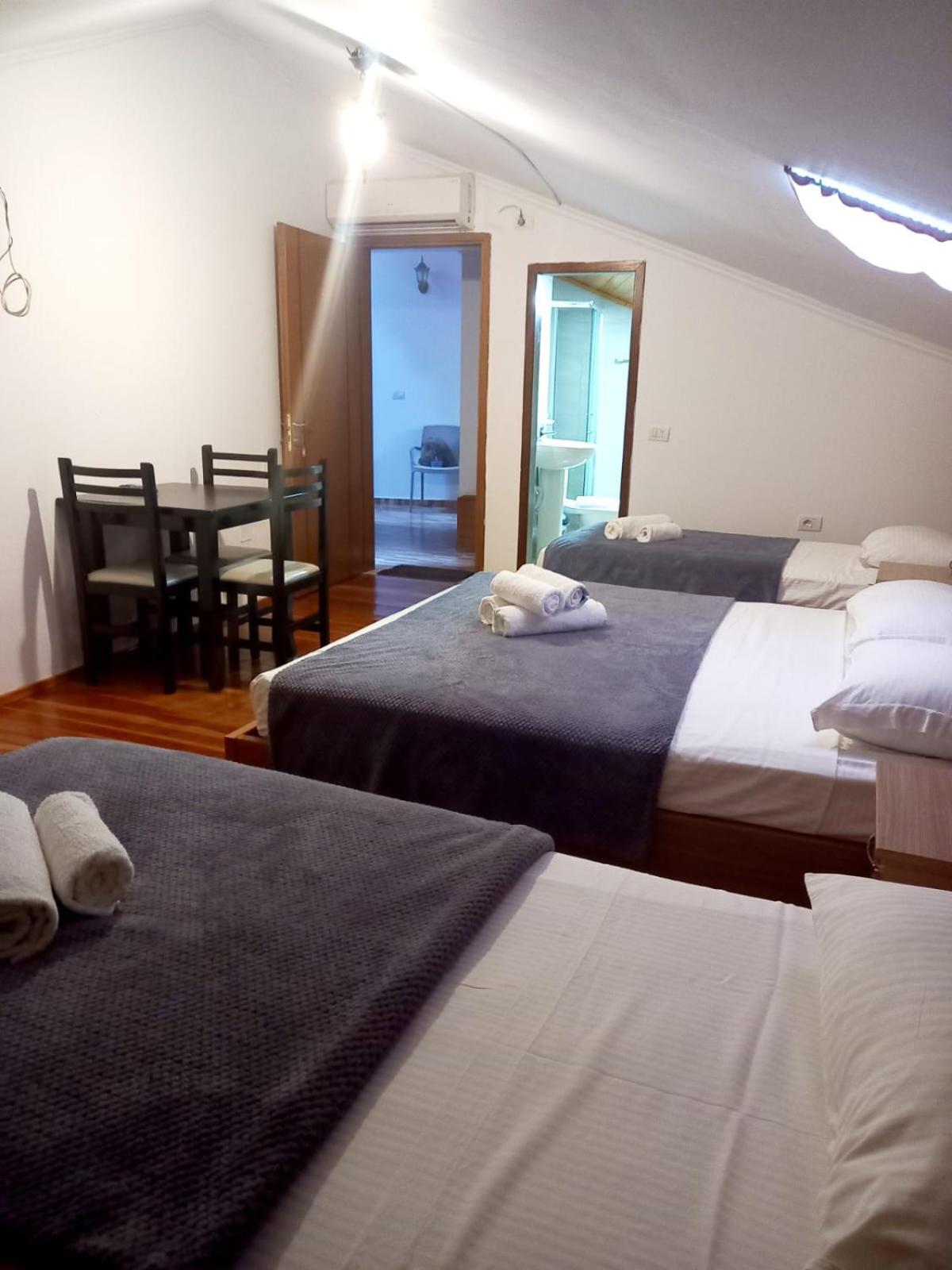 Hotel Demaj Μπεράτ Εξωτερικό φωτογραφία