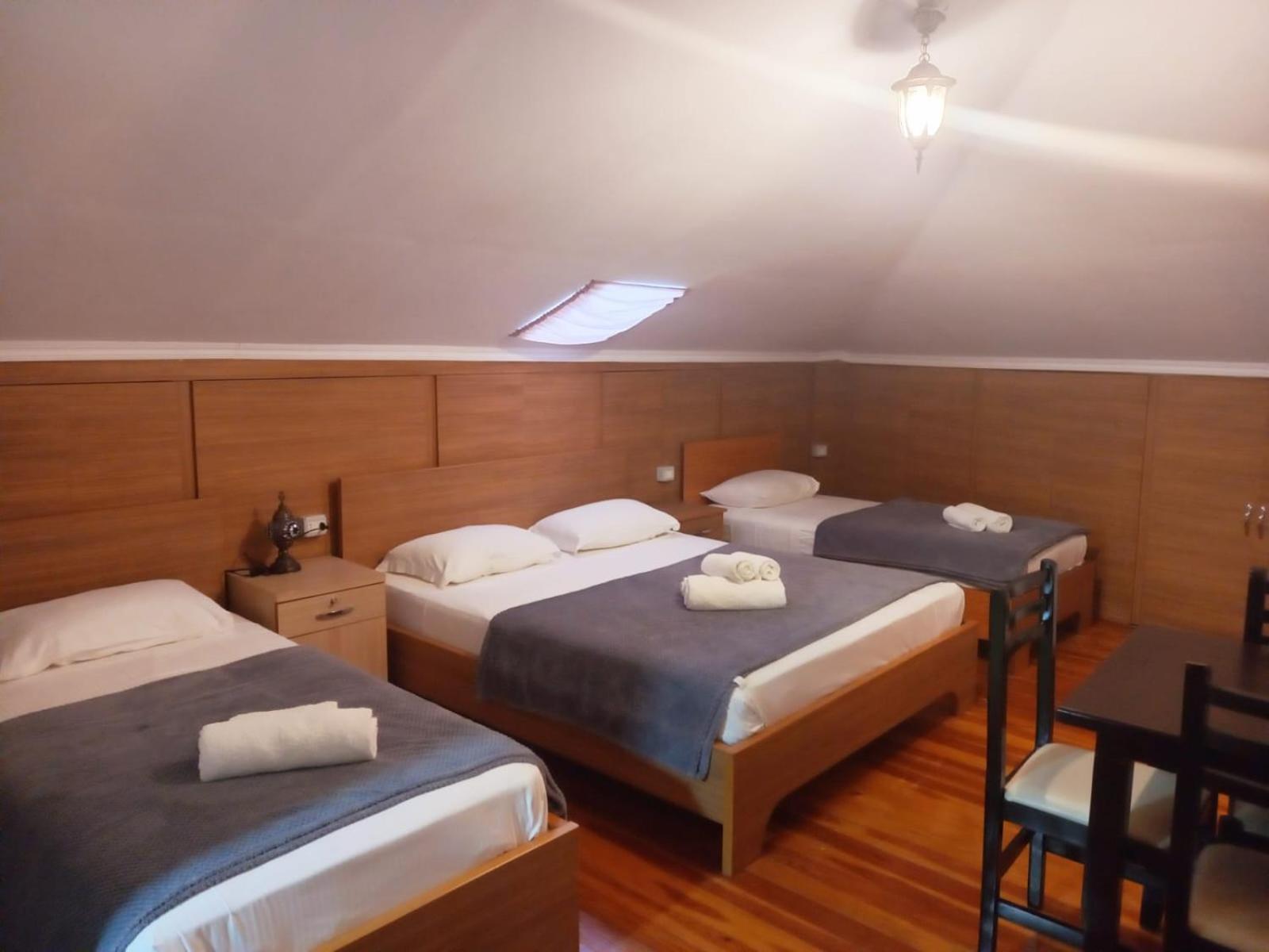 Hotel Demaj Μπεράτ Εξωτερικό φωτογραφία